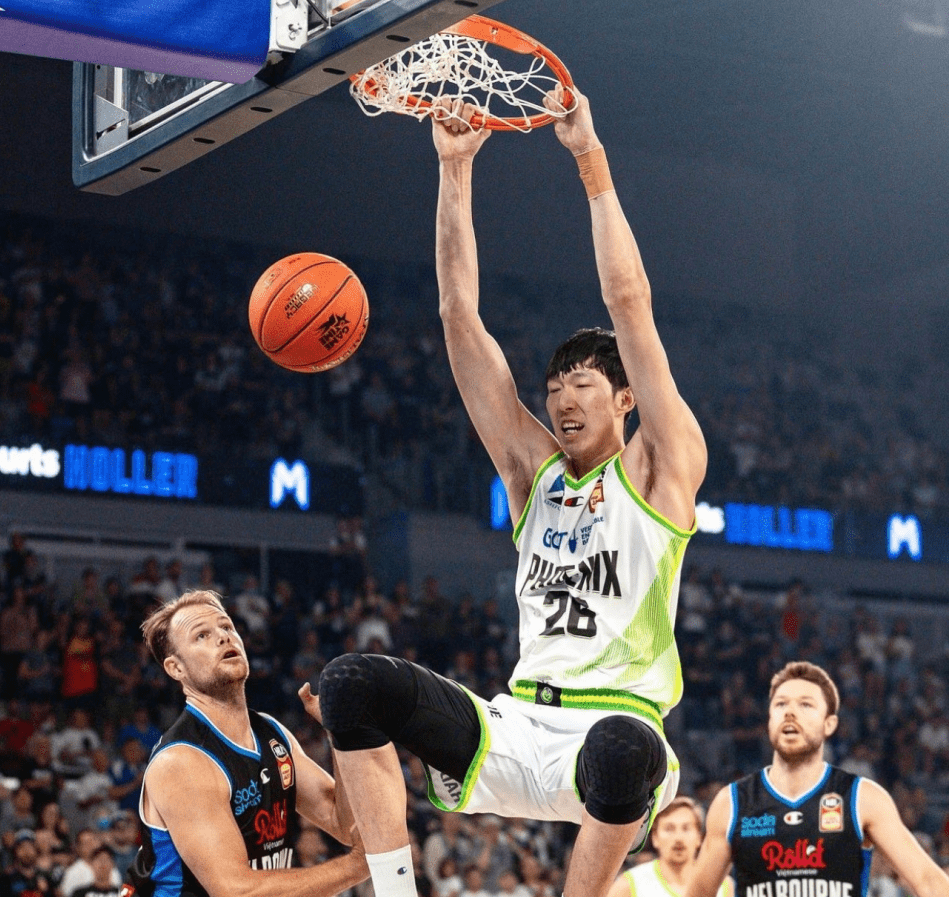 关键时刻突围战来临,斯图加特围绕全明星赛官宣签约,气氛紧张,轮换策略成焦点的简单介绍 关键时刻突围战来临,斯图加特围绕全明星赛官宣签约,气氛紧张,轮换策略成焦点的简单介绍